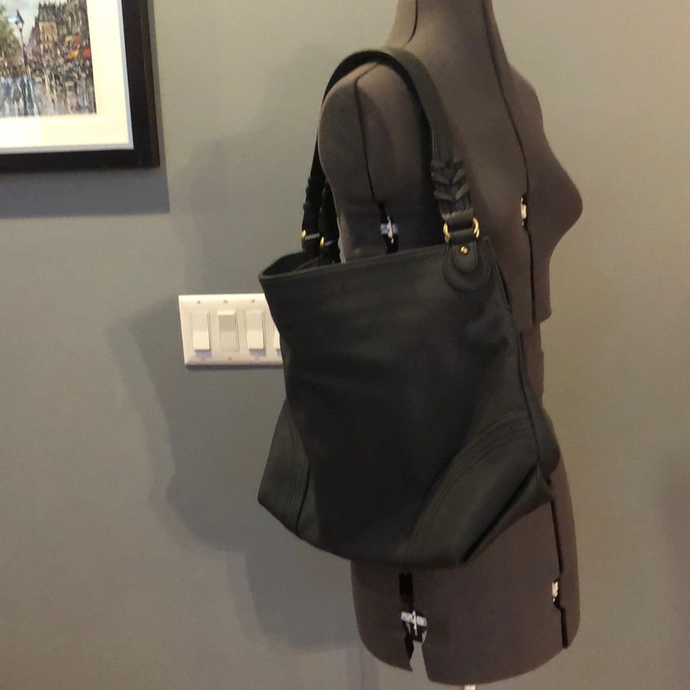 Tote with inside zip pocket